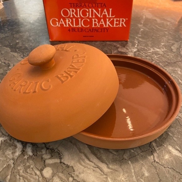 Boston Warehouse Kitchen Boston Terracotta Original Garlic Baker